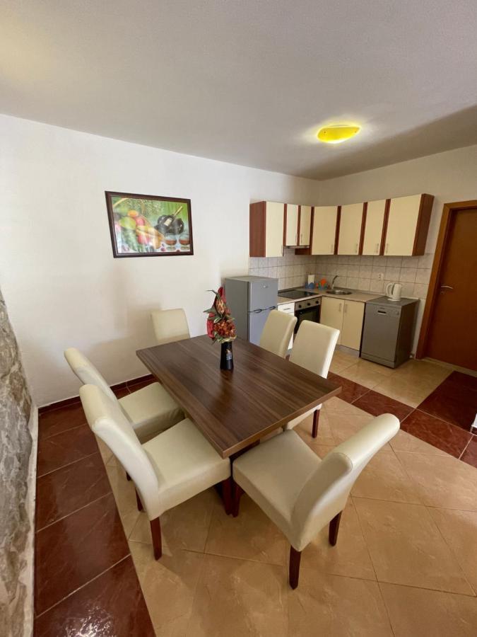 Ivan I Matej Apartments บลัตเซ ภายนอก รูปภาพ