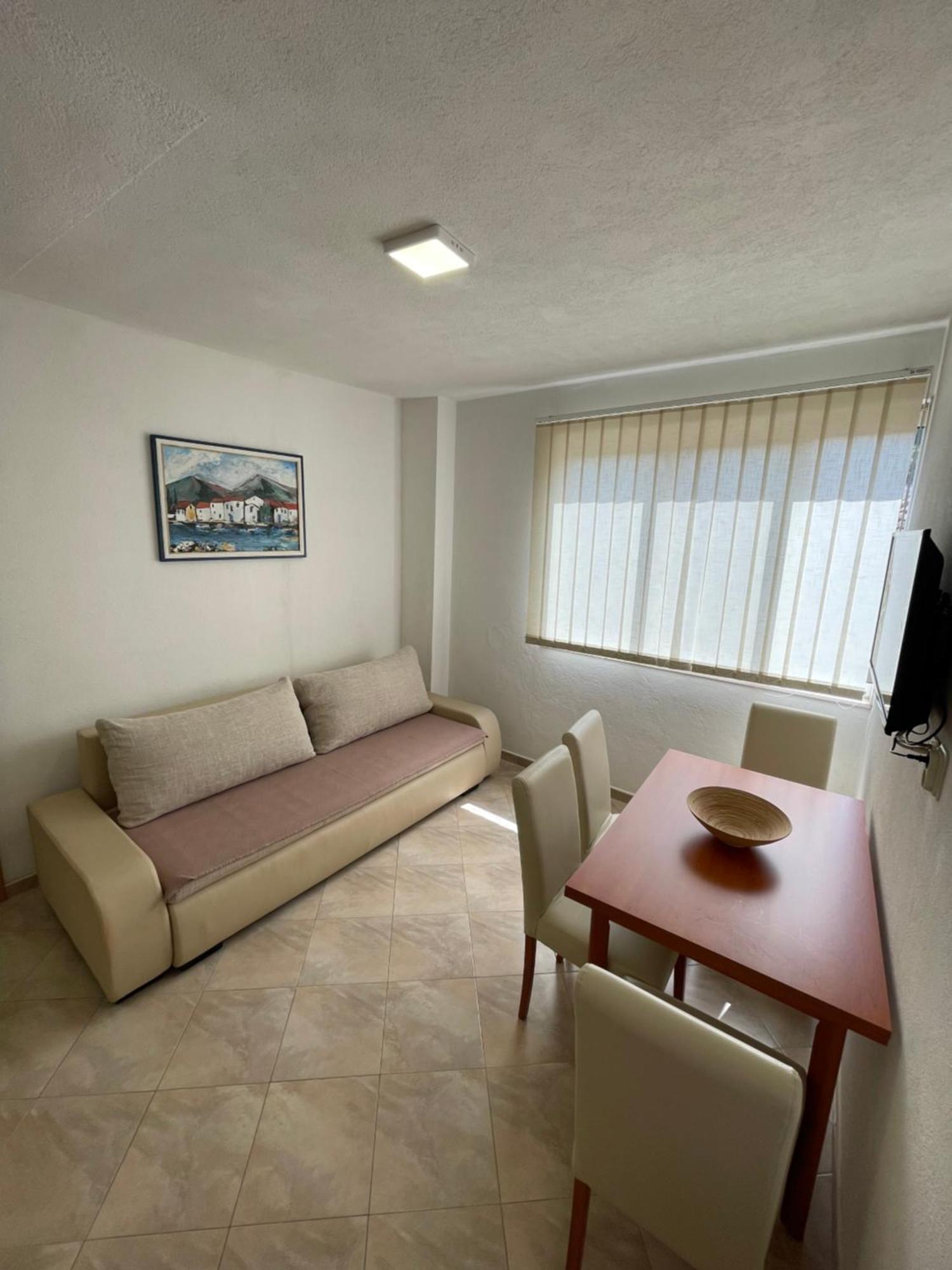 Ivan I Matej Apartments บลัตเซ ภายนอก รูปภาพ